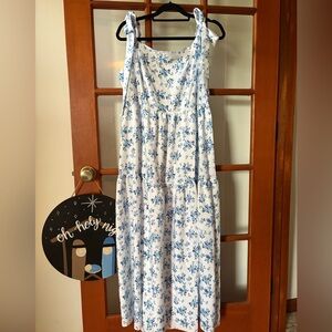 Shien curve size 2x white and blue tops dress.